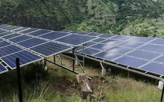 巨日科技 昆明巨日光电取得具有薄膜的无主栅光伏组件专利，能使无主栅电池片安装后保持稳定避免偏移