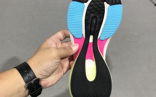 361q弹科技减震 361度说在新款跑鞋里装了弹簧，你信吗？
