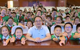 电子科技大学小学 央视《焦点访谈》报道！成都这所小学又被点赞！🤙